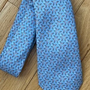 VINEYARD VINES BLUE PINK SILK BOOMERANG MENS TIE - EUC